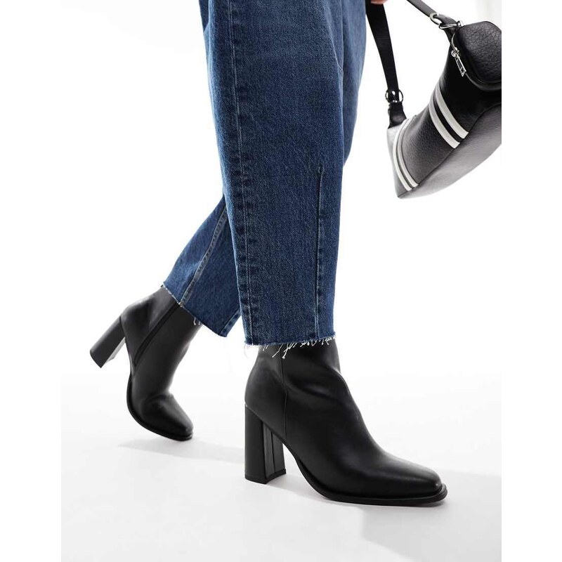 London Rebel Maddie block heel ankle boot in black 100129152