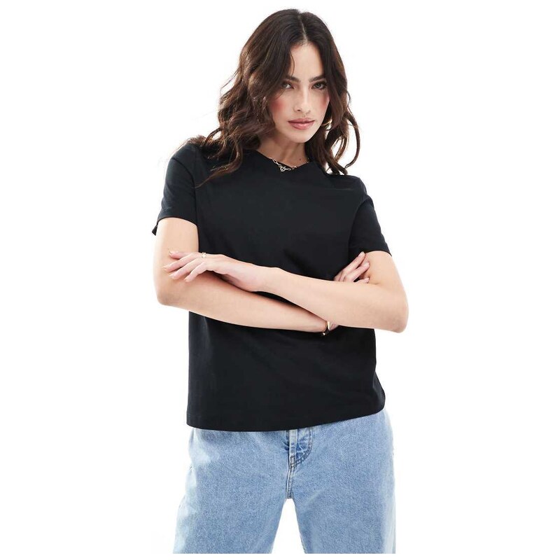 Vero Moda t-shirt in black