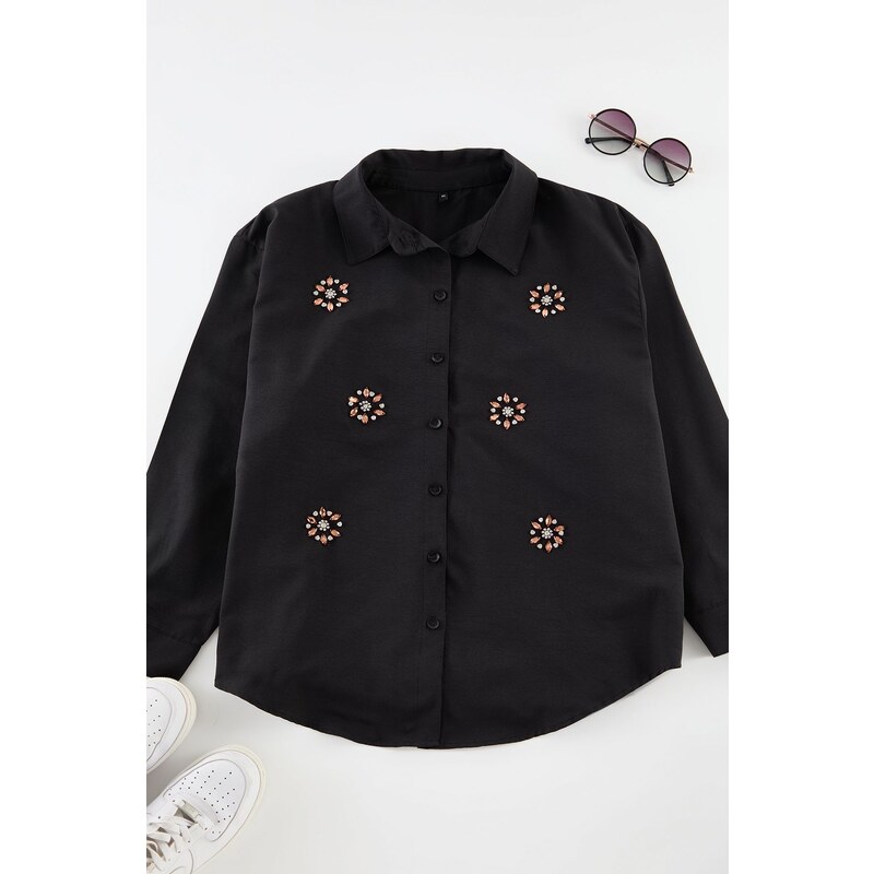 Trendyol Curve Black Large Size Stone Embroidered Poplin Shirt 107077032