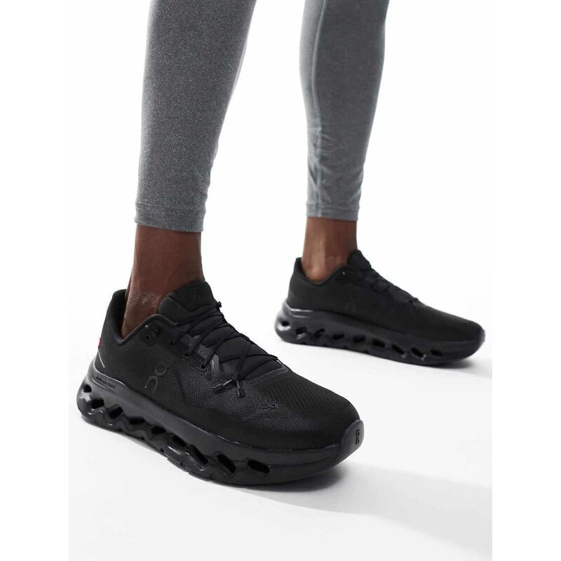 ON Cloudtilt all day trainers in triple black