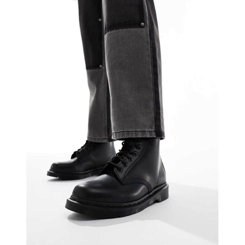 Dr Martens Unisex 1460 mono 8 eye boots in black smooth