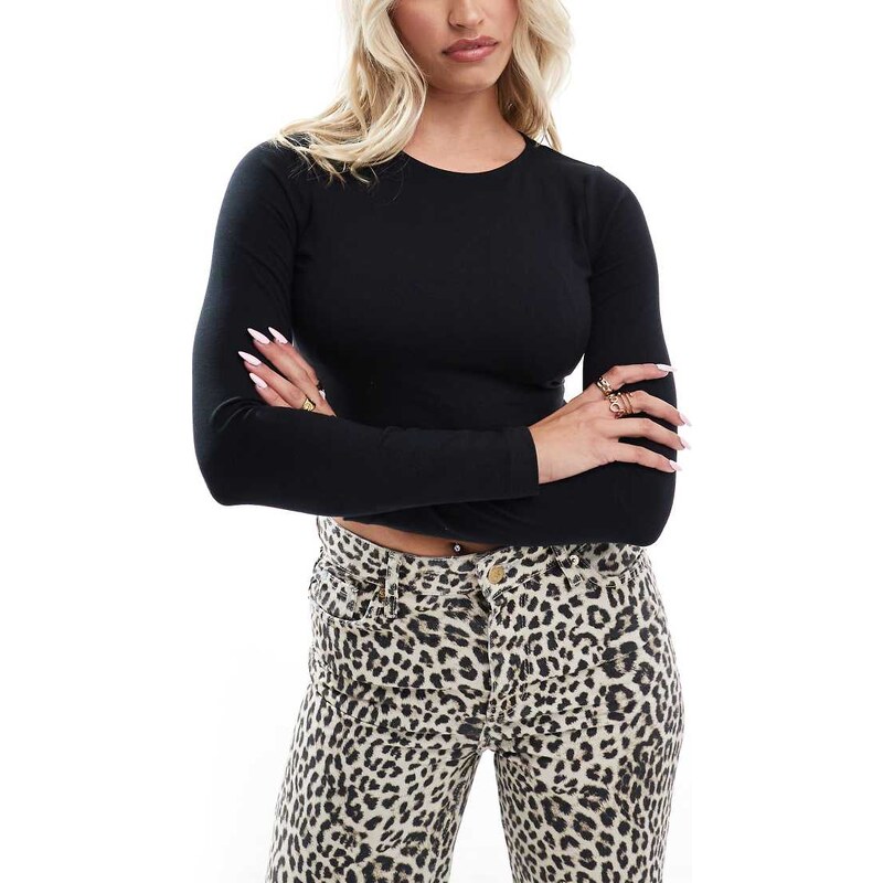 ASOS DESIGN Fuller Bust fitted crop t-shirt with long sleeve in black