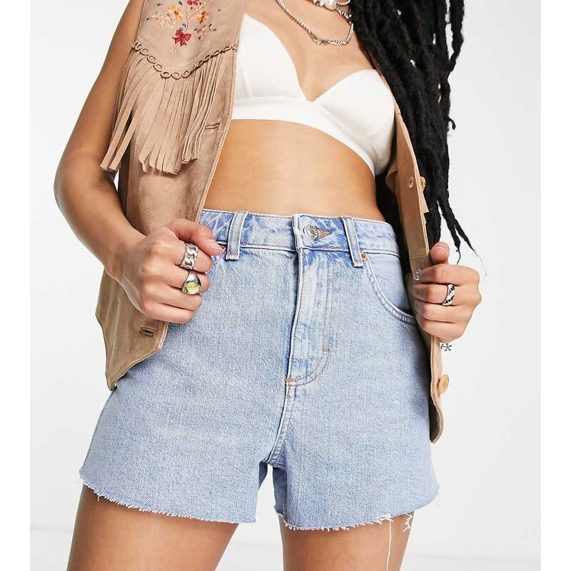 Topshop Petite denim comfort stretch Mom shorts in bleach-Blue