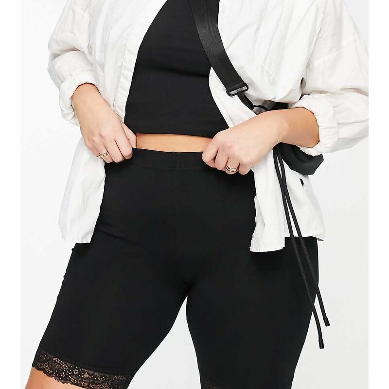 Vero Moda Curve legging shorts with lace detail in black
