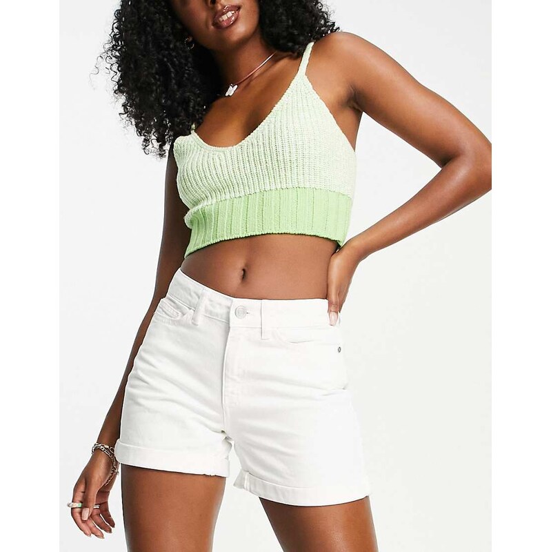Noisy May denim mom shorts in white 100039549