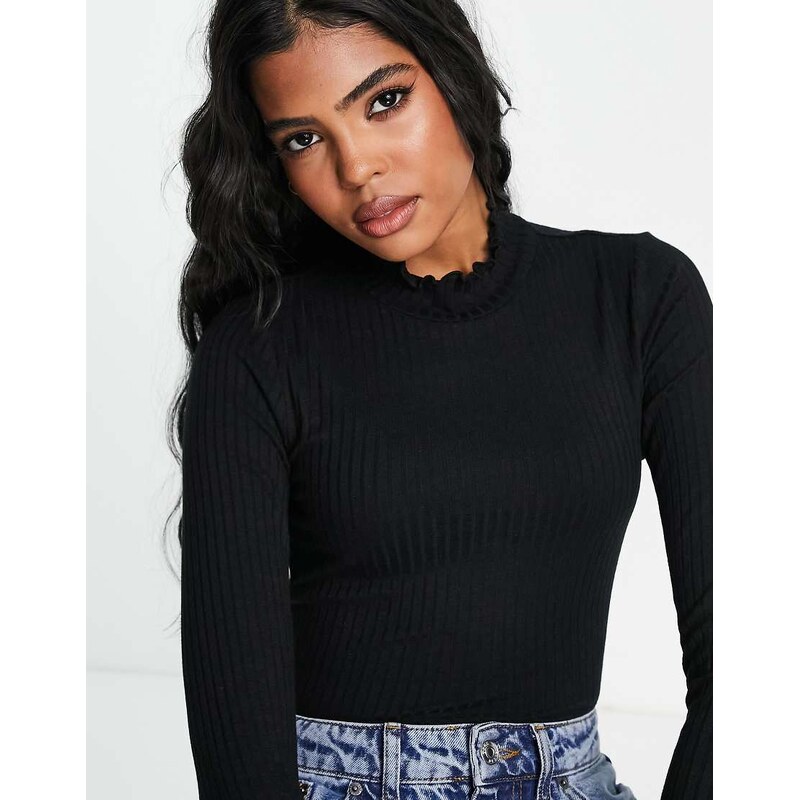 JDY high neck lettuce edge top in black