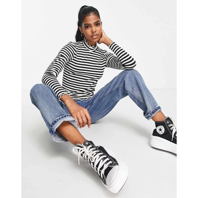 JDY high neck lettuce edge top in black stripe 100040038