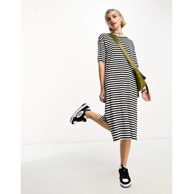 Noisy May midi split t-shirt dress in black & white stripe-Multi 100040040