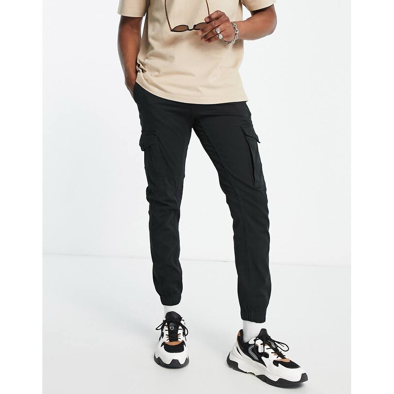 Jack & Jones Intelligence cuffed cargo trouser in black