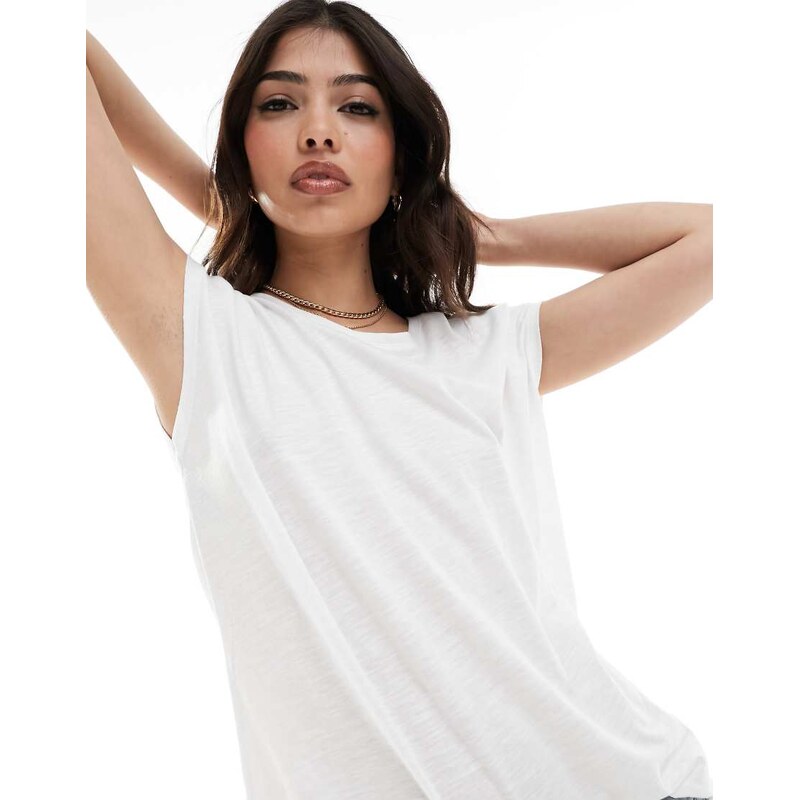 Noisy May scoop neck t-shirt in white 100043114