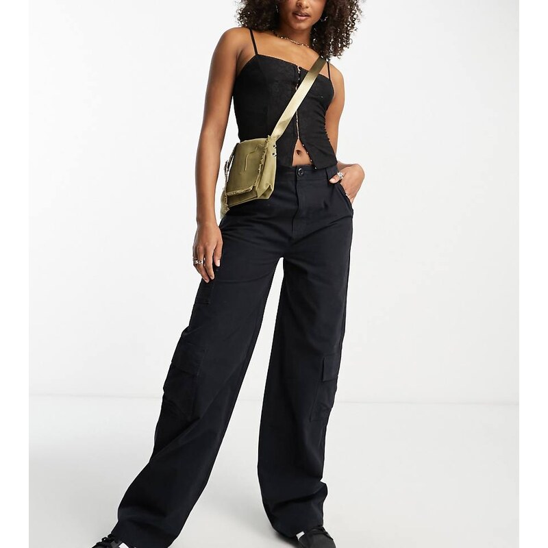 ASOS Tall ASOS DESIGN Tall oversized cargo trousers with multi pocket 100044757