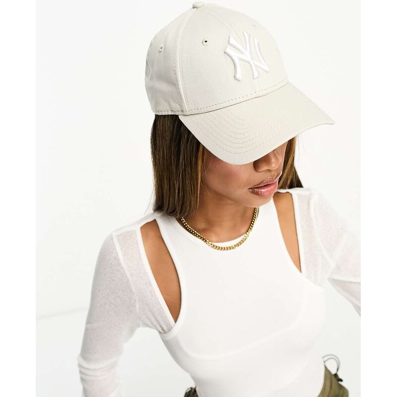 New Era NY Yankees 9forty cap in beige-Neutral