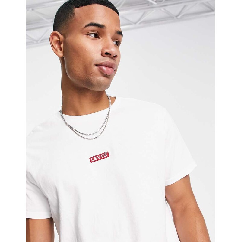 Levis t-shirt in white with central small box tab logo