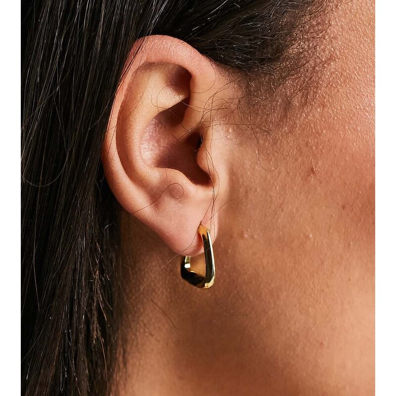 Pieces 18k plated geometric hoops in gold 100052522