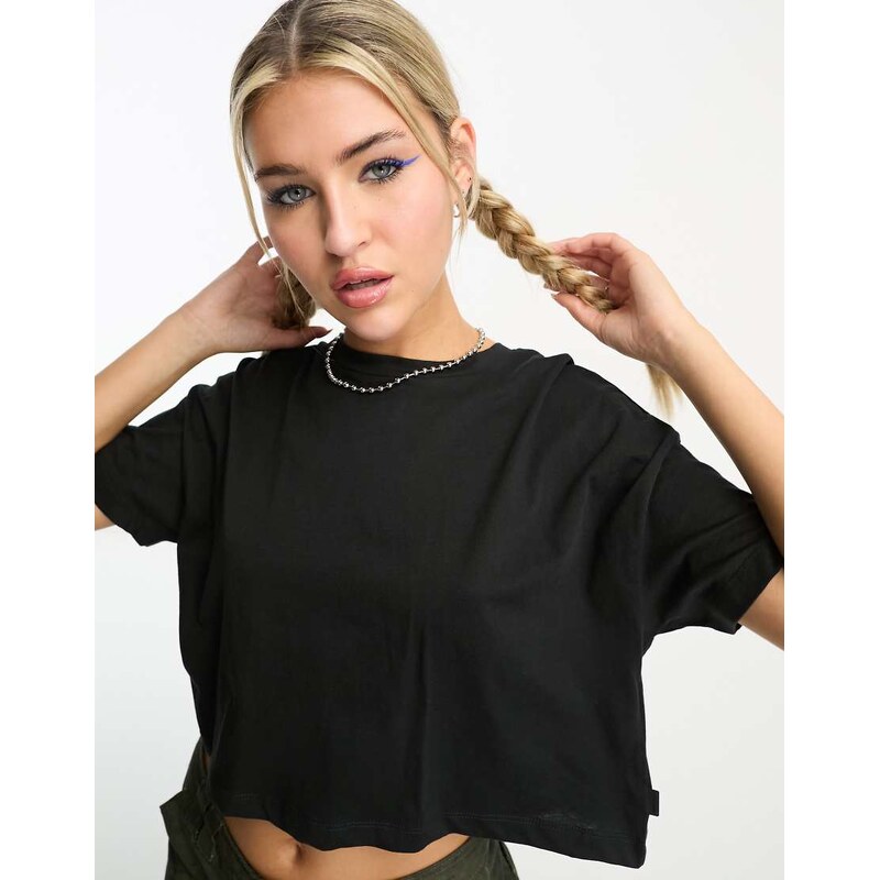 Noisy May cropped t-shirt in black 100052553