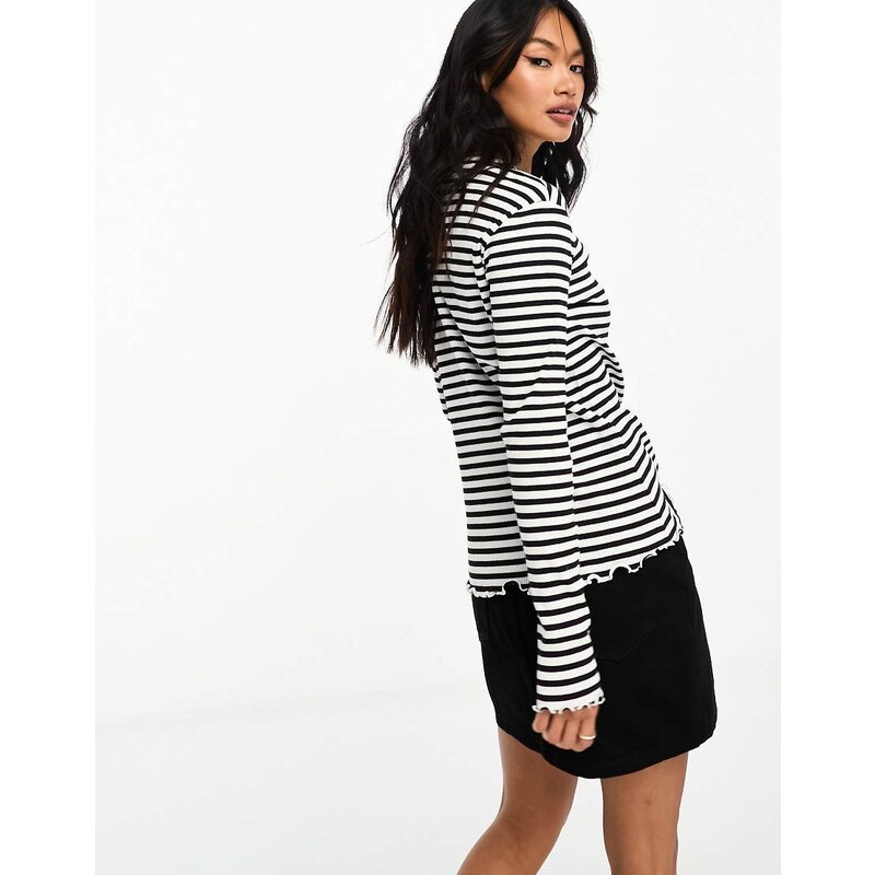 Vila lettuce edge long sleeved ribbed top in black stripe 100060277