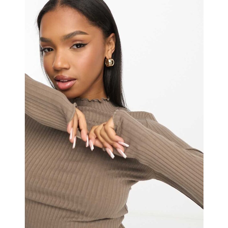 JDY high neck lettuce edge top in light brown