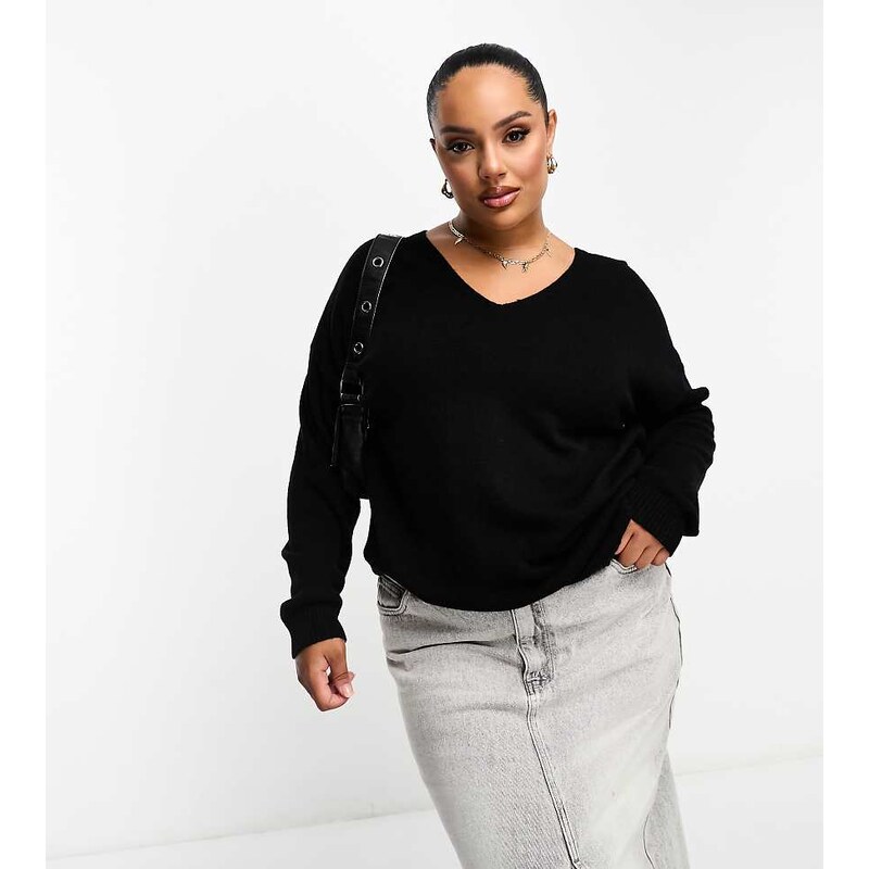 ONLY Curve v neck jumper in black