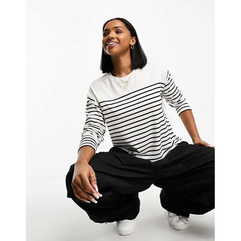 JDY top in white and black stripe 100064782