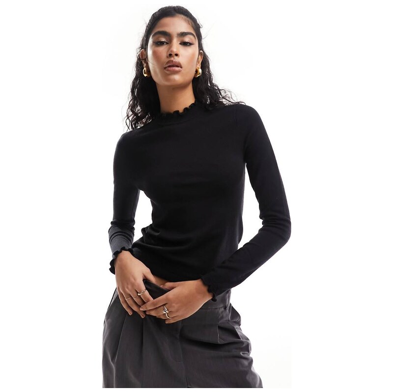 Vero Moda knitted lettuce edge top in black 115057622