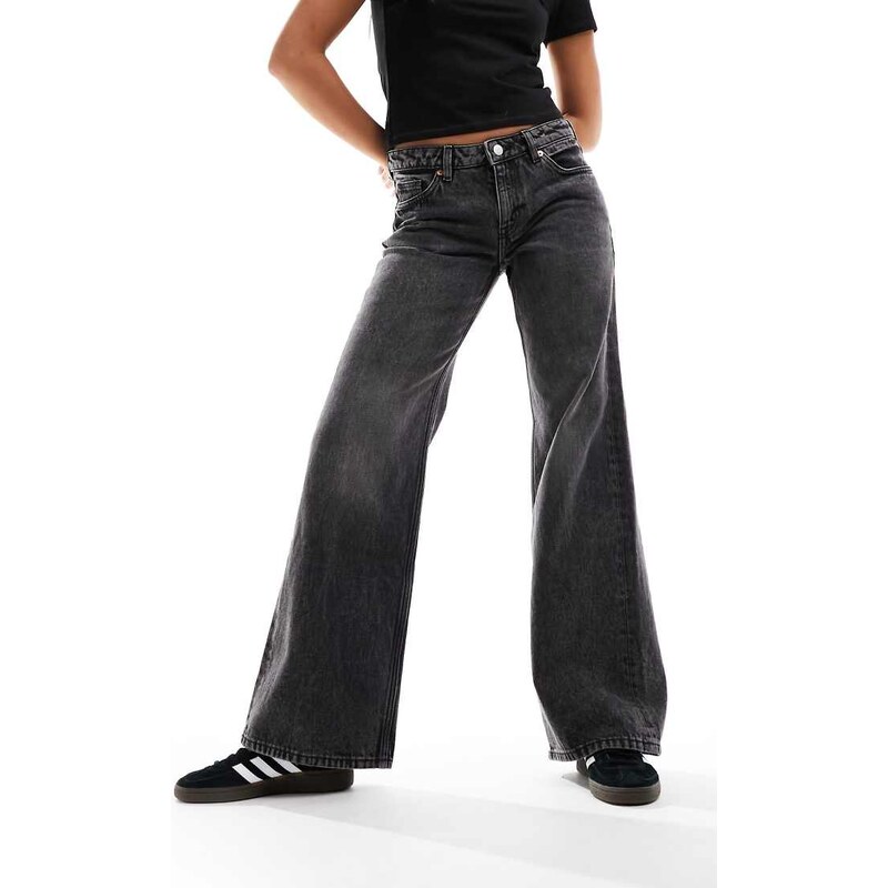 Monki Imoo low waist jeans in black