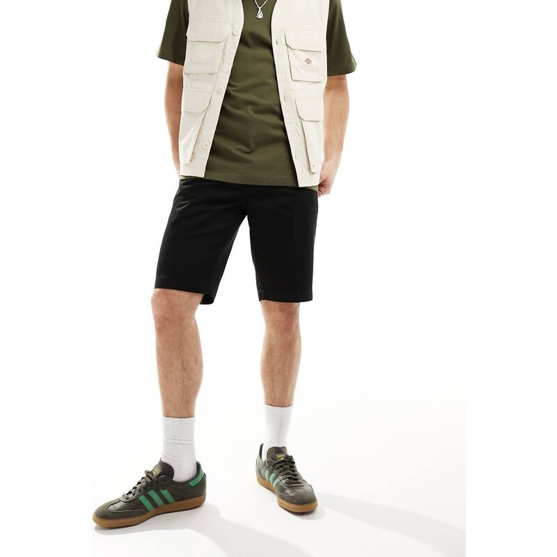 Dickies slim fit shorts in black