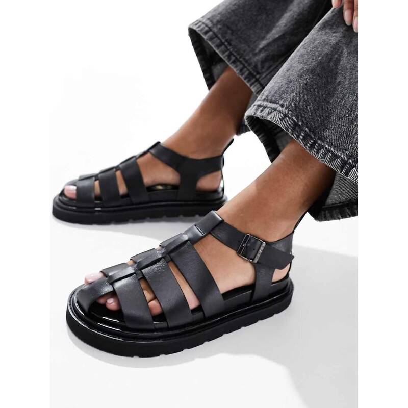 Walk London Budapest Fisherman Sandal in black 100097586