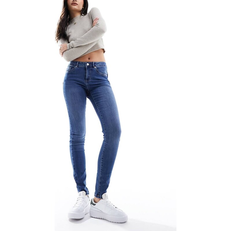 Vero Moda Alia mid rise skinny jeans with bum sculpt detail in medium 101008912