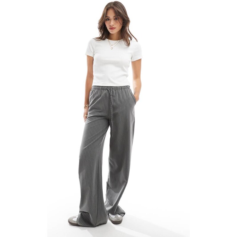 Vero Moda ribbed round neck t-shirt in white