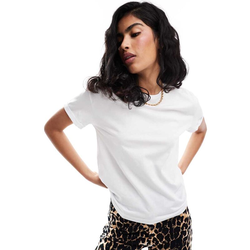 Noisy May short sleeve t-shirt in white