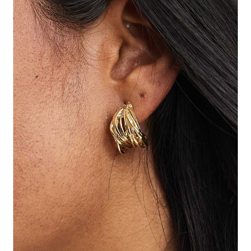 Pieces multistrand hoop earrings in gold