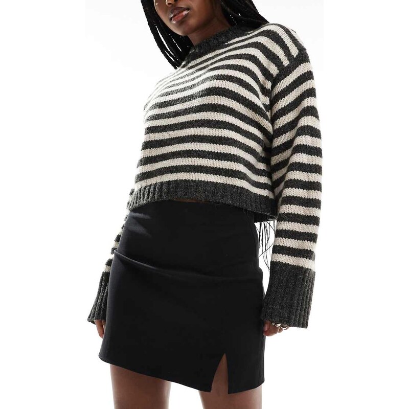 ASOS DESIGN mini skirt with split detail in black 100118346