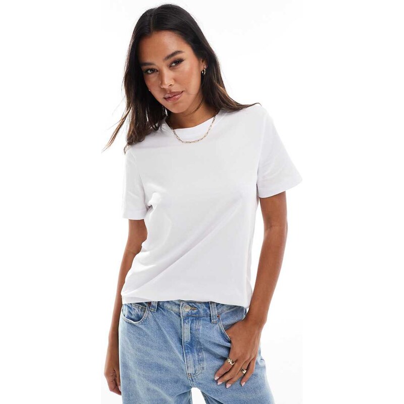 Vero Moda t-shirt in white