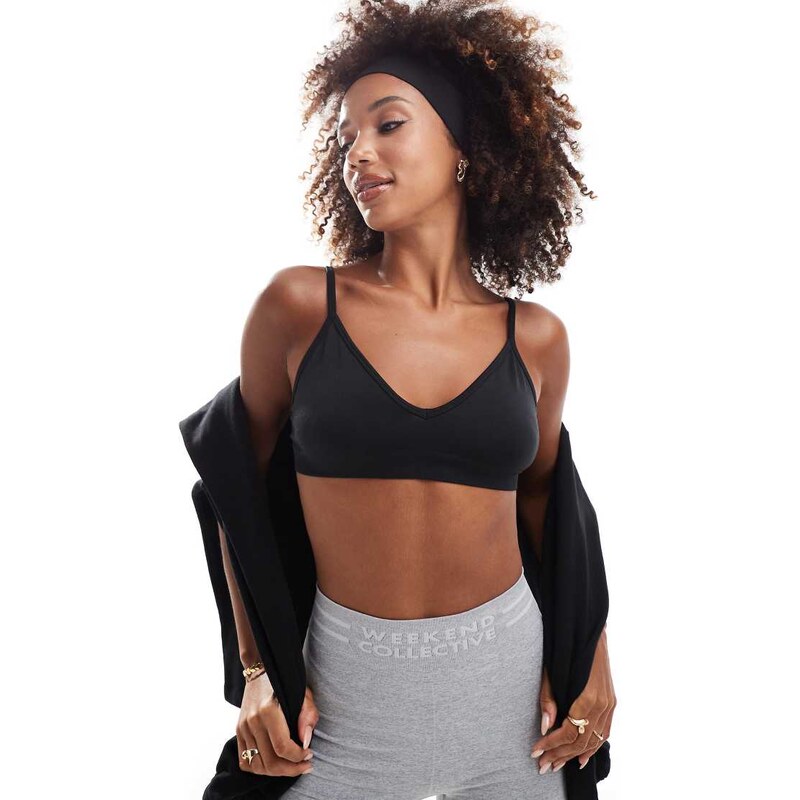4505 Intimate seamless active light support sports bra in black