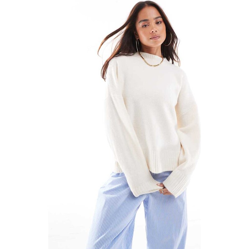 Vero Moda soft o-neck jumper in cream-White