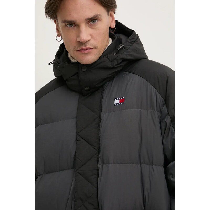Péřová bunda Tommy Jeans