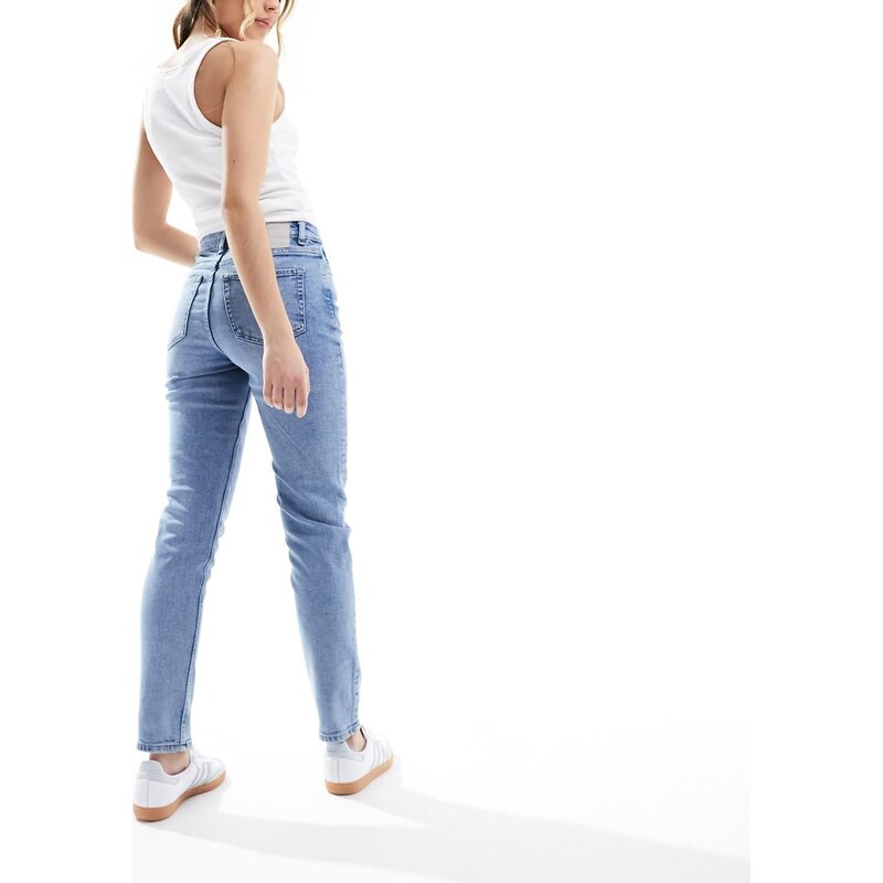 Pieces Bella high waisted tapered ankle jeans in light blue 100589771