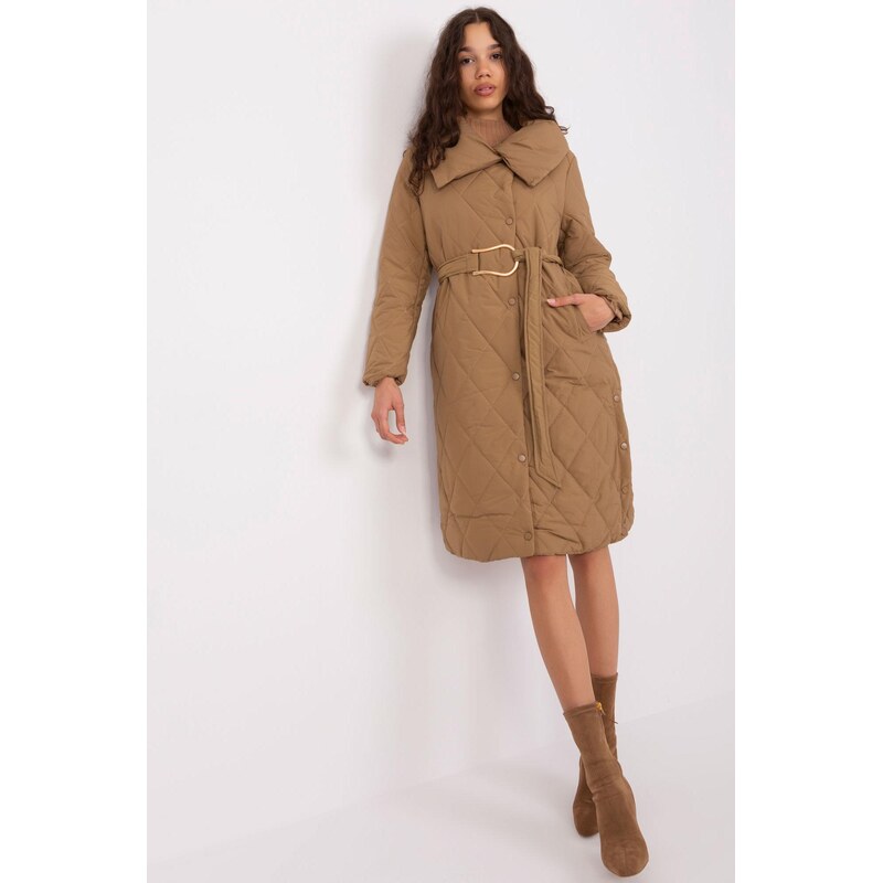 MladaModa Dlouhá prošívaná bunda s páskem model 31204 barva camel 108807961