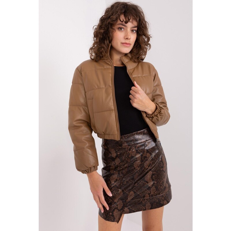 MladaModa Krátká zimní bunda z ekokůže model 65899 barva camel 108807975
