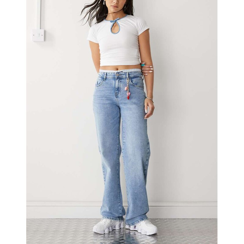 Noisy May Yolanda mid rise straight leg jeans in light blue denim 100770578