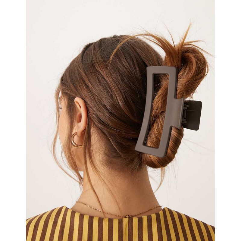 DesignB London XL hair claw in chocolate brown 100792790