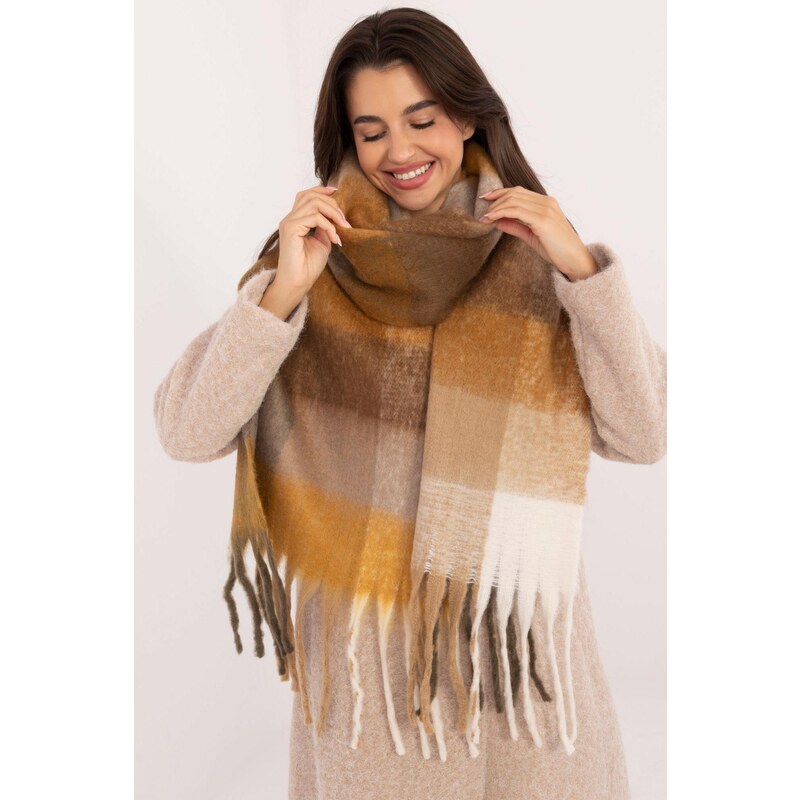 MladaModa Hřejivá károvaná šála s třásněmi model 50162 barva camel 101244764