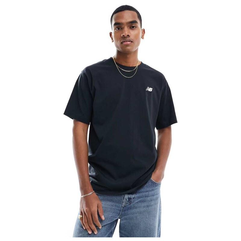 New Balance New Balanace small logo t-shirt in black