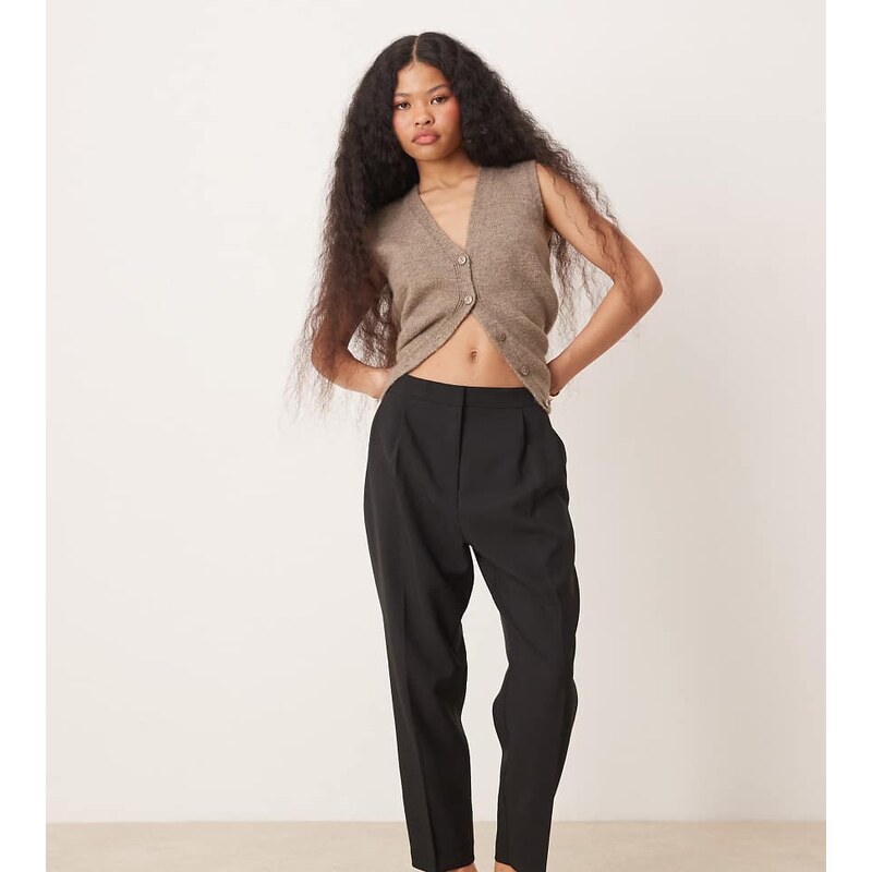 ASOS DESIGN Petite tailored tapered trousers in black 101222116