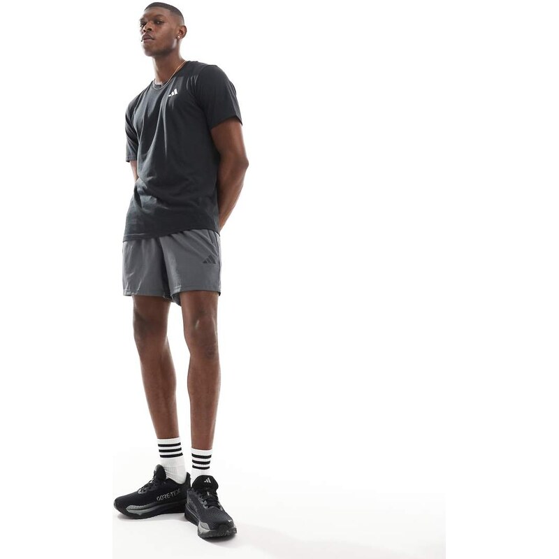 adidas performance adidas Training Essentials 5 inch woven
