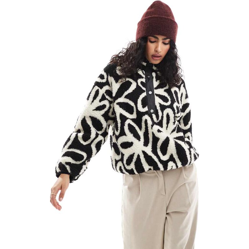 ONLY button down borg fleece in white floral-Black 102477346
