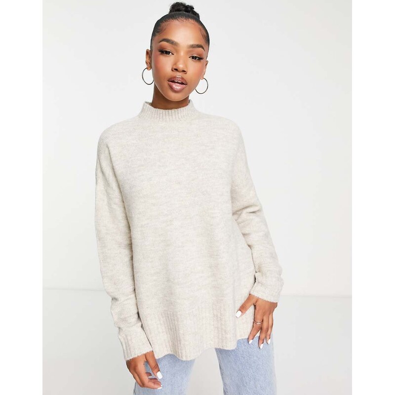 Vero Moda longline knitted jumper in cream-White 102681264