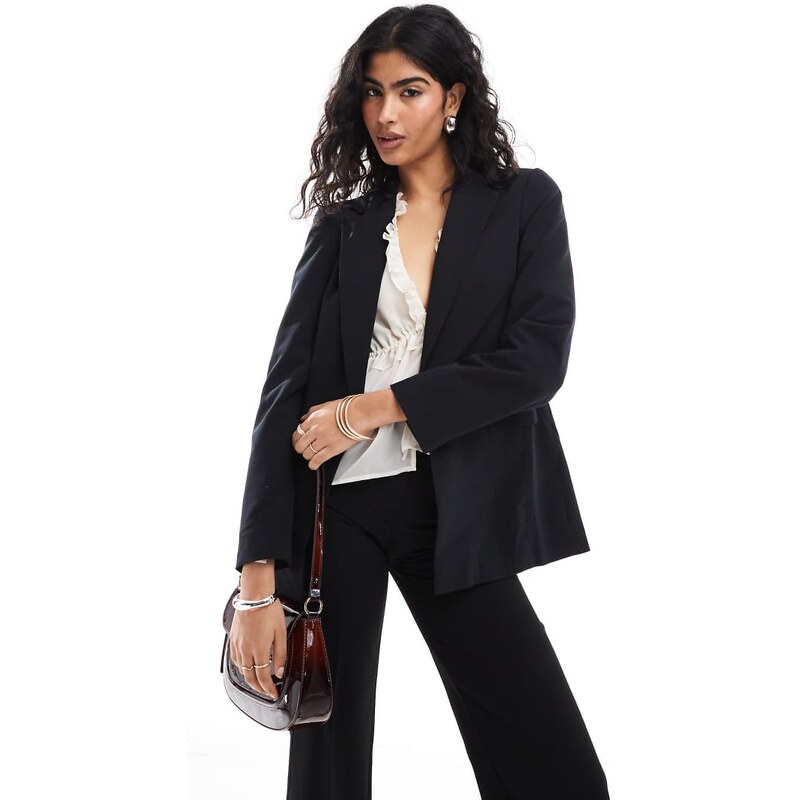 Miss Selfridge relaxed fit essential blazer in black 102689156