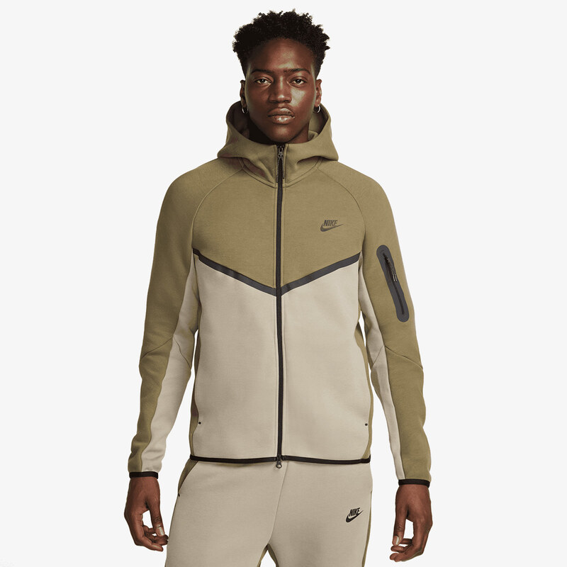 Nike Tech S