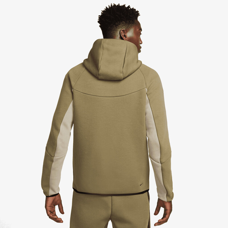 Nike Tech S